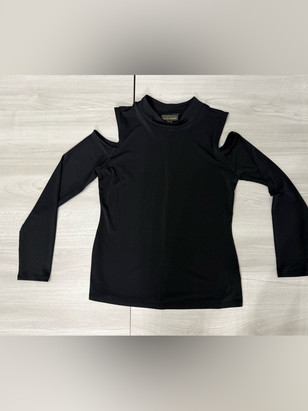Bold Elements Black Cold-Shoulder Long Sleeve Top Sz M